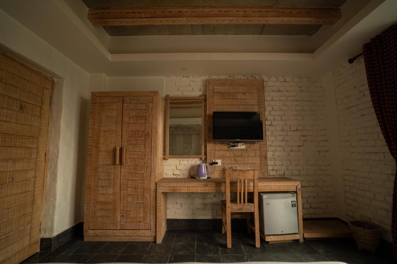 Hotel Mera Peak Private Limited ポカラ エクステリア 写真