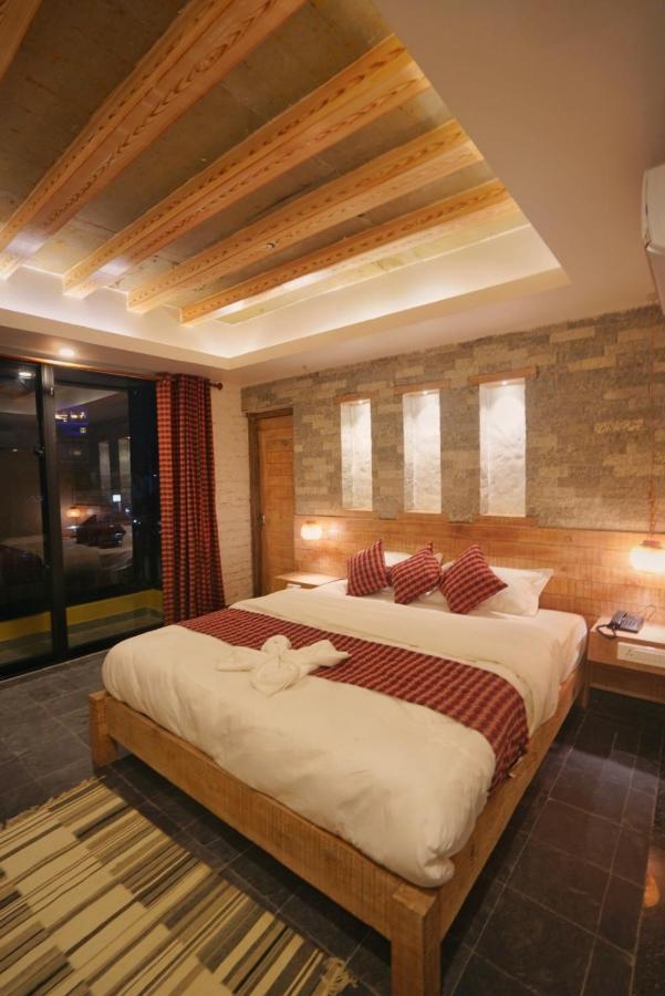 Hotel Mera Peak Private Limited ポカラ エクステリア 写真