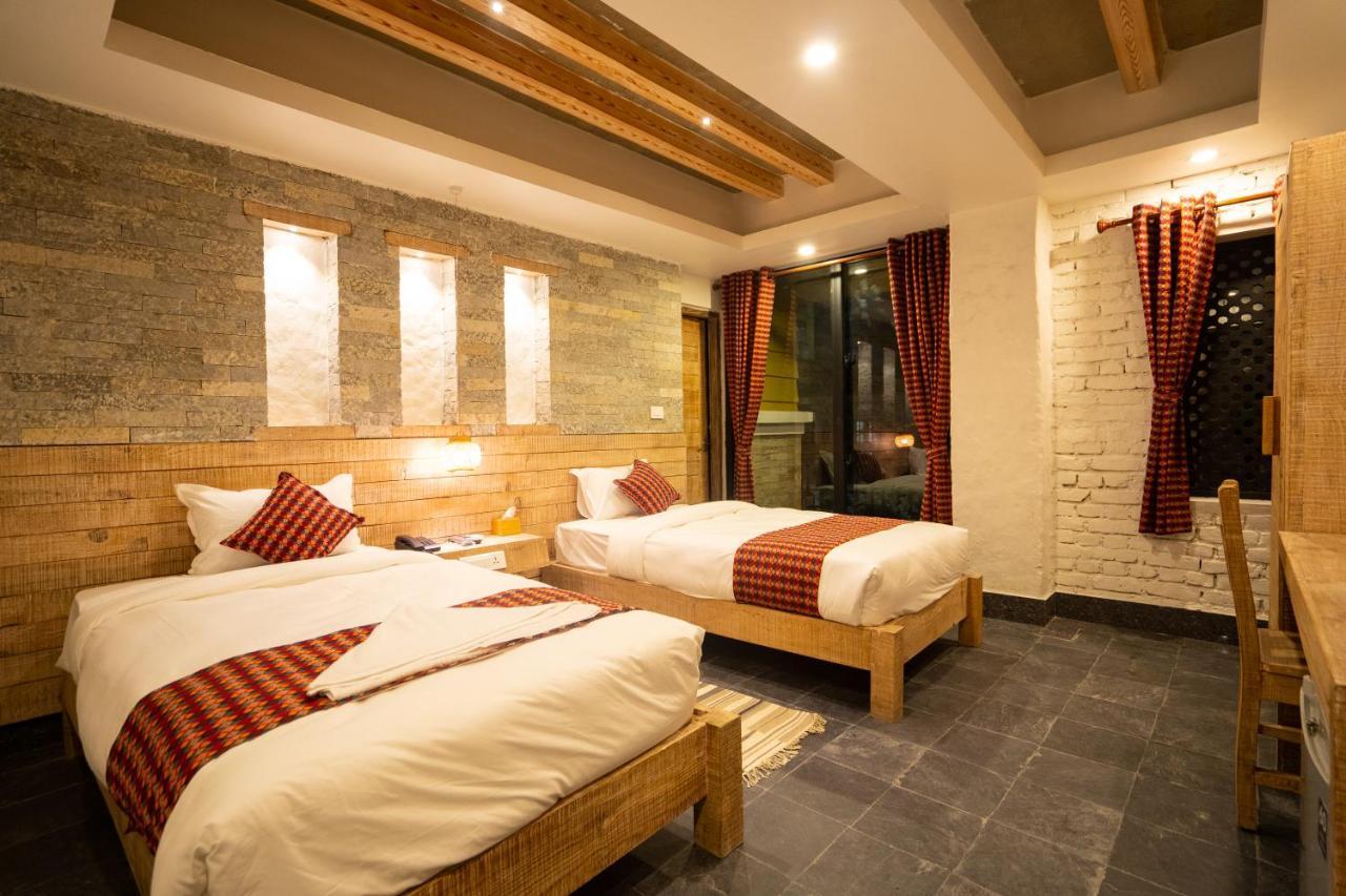 Hotel Mera Peak Private Limited ポカラ エクステリア 写真