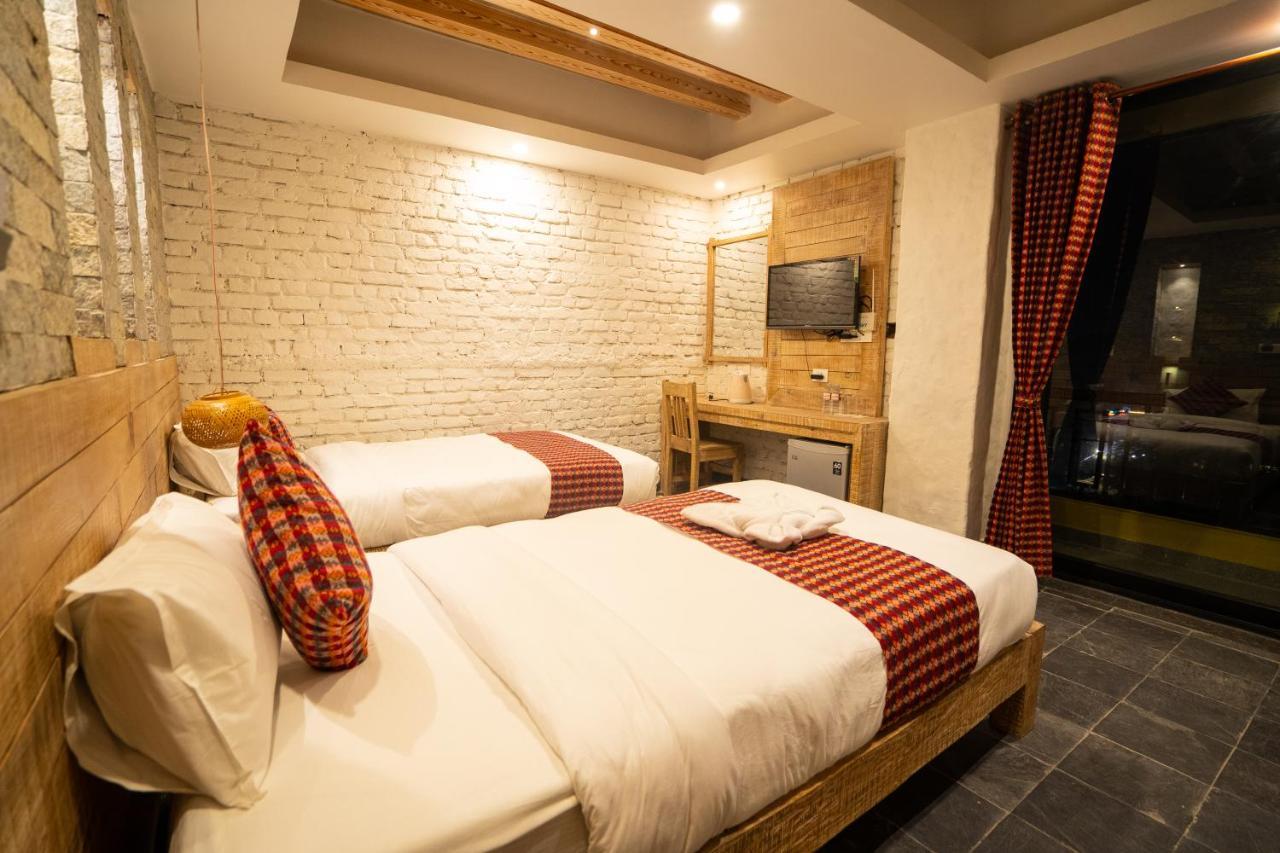 Hotel Mera Peak Private Limited ポカラ エクステリア 写真