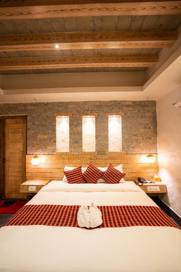 Hotel Mera Peak Private Limited ポカラ エクステリア 写真