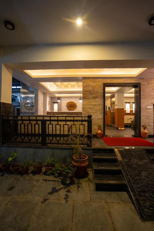 Hotel Mera Peak Private Limited ポカラ エクステリア 写真