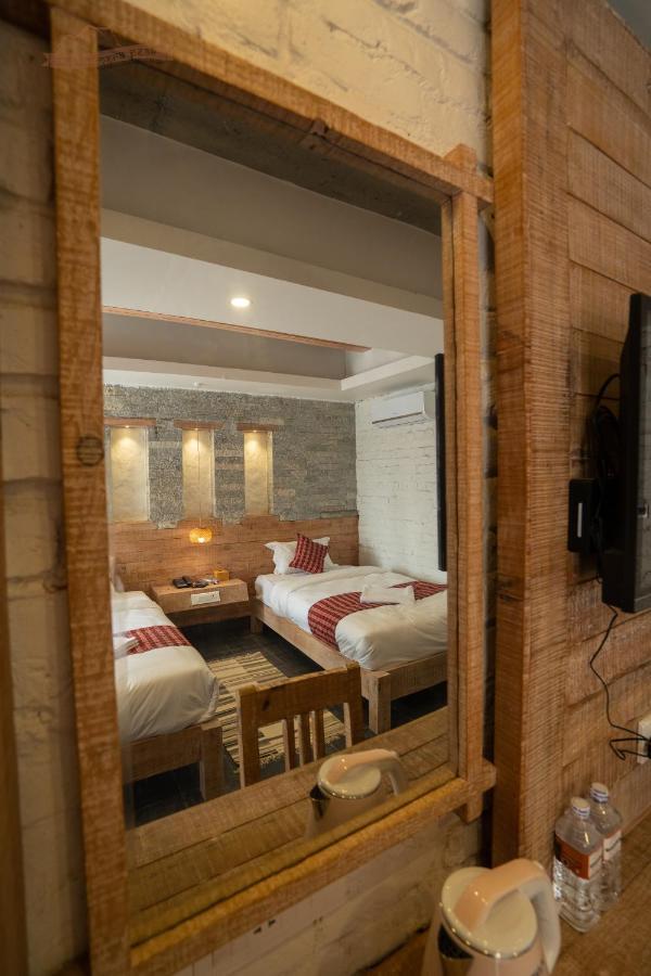 Hotel Mera Peak Private Limited ポカラ エクステリア 写真